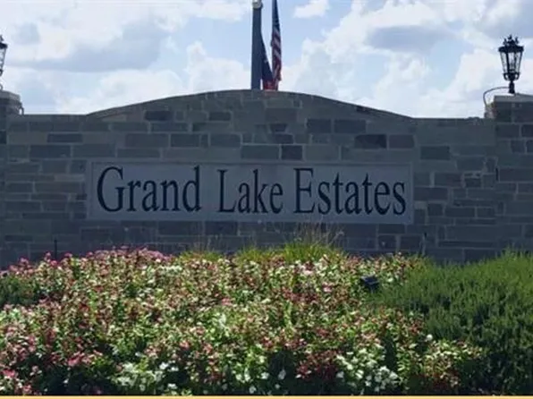 8913 Grand Lake Estates Drive, Montgomery, TX 77316