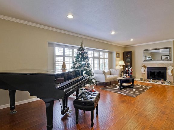 5th image of 1716 Fabian Dr