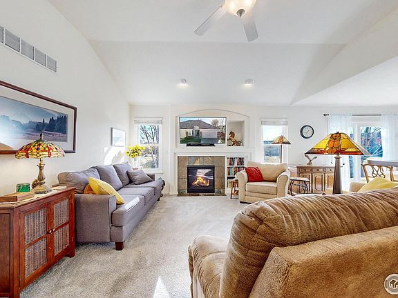 4th image of 4058 Don Fox Cir