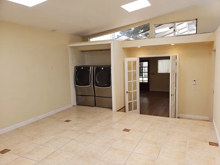 4490 Pomona Ave — Photo 19