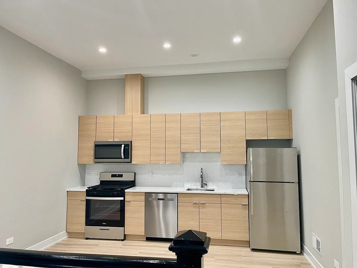 Building Photo - 2158 W 18th St #2