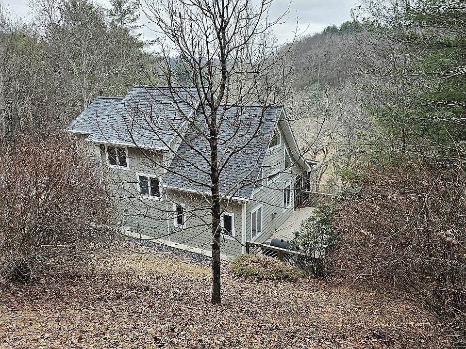 2nd image of 111 Little River Ln