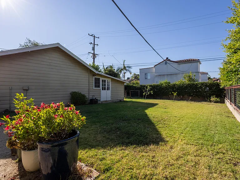 2429 Birch St — Photo 16