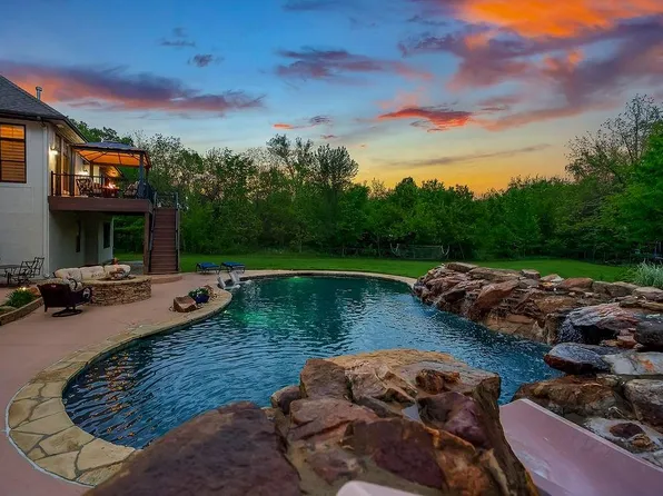16332 Larsen St, Overland Park, KS 66221