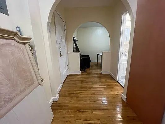 4th image of 1134 43rd St #2C