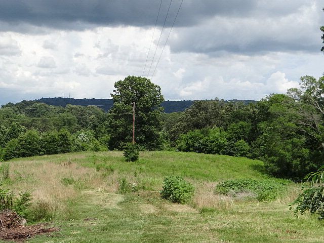 2nd image of Davis Rd E