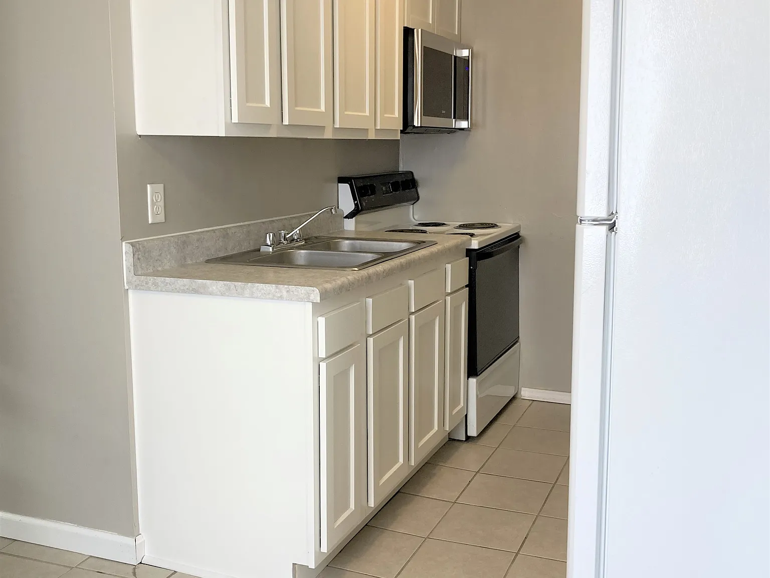 1 bed, 600 sqft, $935 — Photo 2