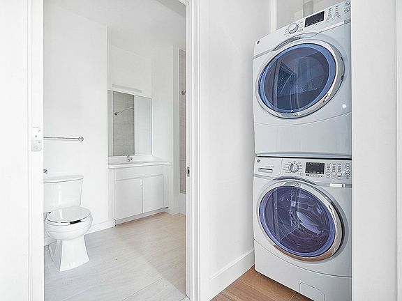 4th image of 271 W 125th St Ste 301