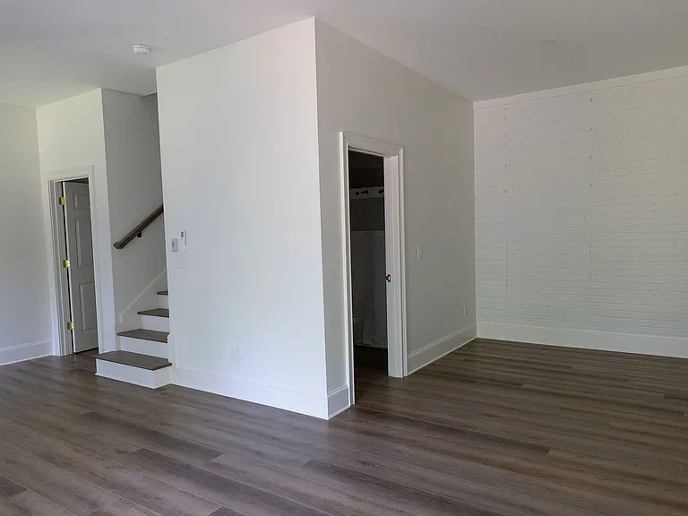 732 Green St NE — Photo 16