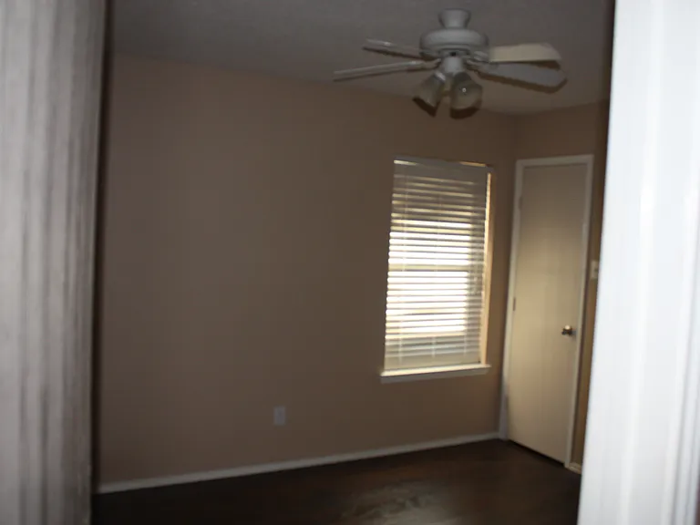 404 Pineview Ln — Photo 6