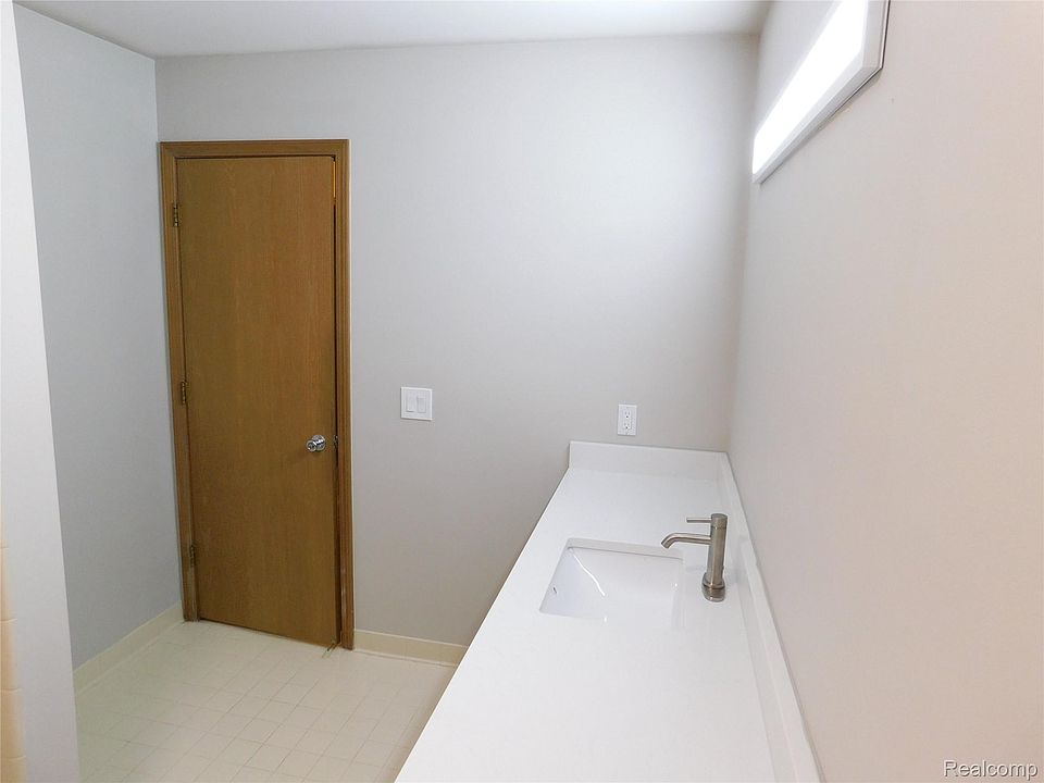 15914 New Bedford Dr #361, photo 27