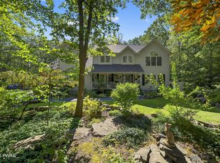 431 Canoebrook Dr, Hawley, PA 18428
