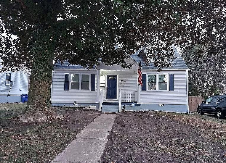 1st image of 432 Tyndale Ct