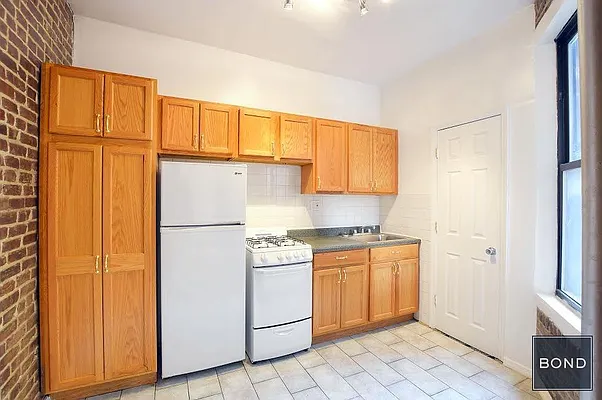 Rented by Bond New York | media 7