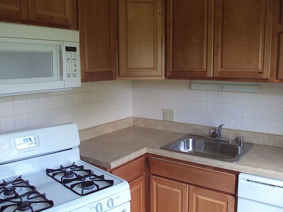 5th image of 5834 Bermuda Dr APT C