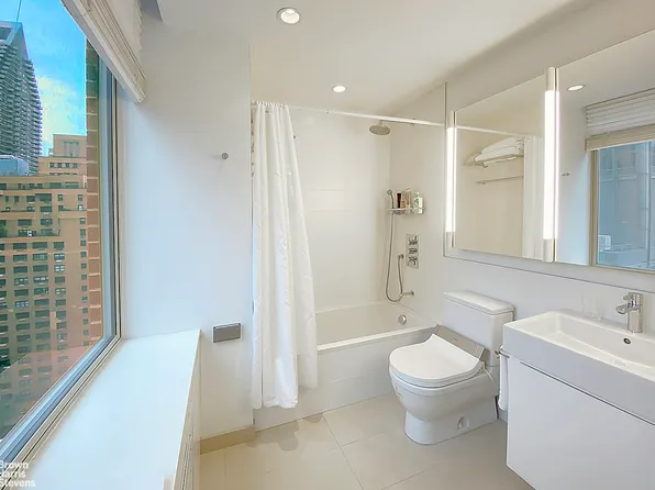 236 East 47th Street image 6 of 14