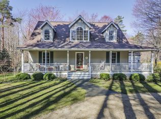 2672 Chestnut Ln, Fennville, MI 49408