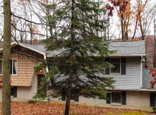16 Hemlock Rd, Nesquehoning, PA 18240