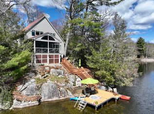 12 W Shore Rd, Easthampton, MA 01027