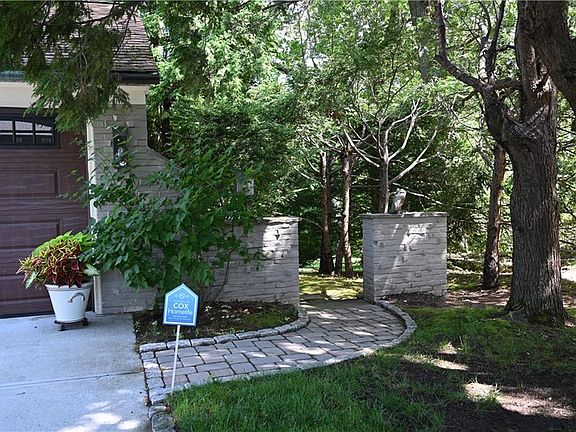 4th image of 137 Squantum Dr