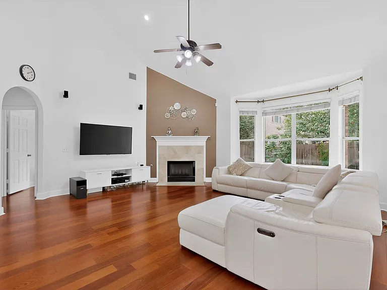 2659 Salorn Way — Photo 9