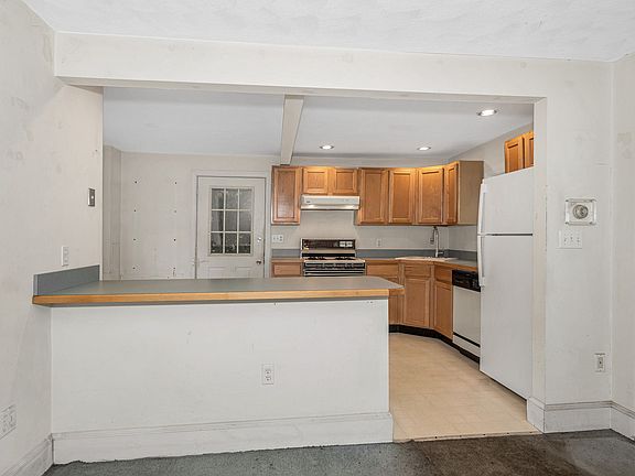 4th image of 2 Grove Pl