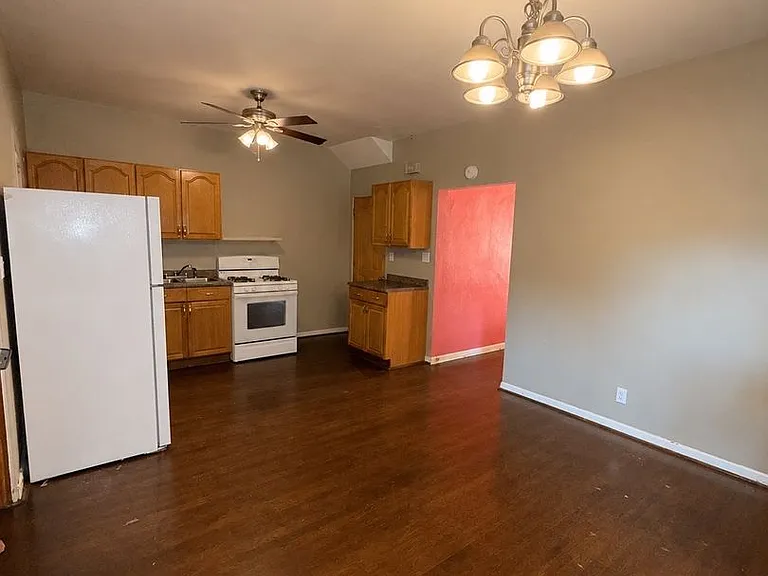 260-262 Freeport Rd — Photo 5