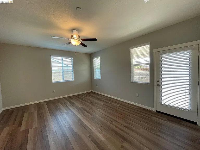 4395 Canada Way — Photo 27