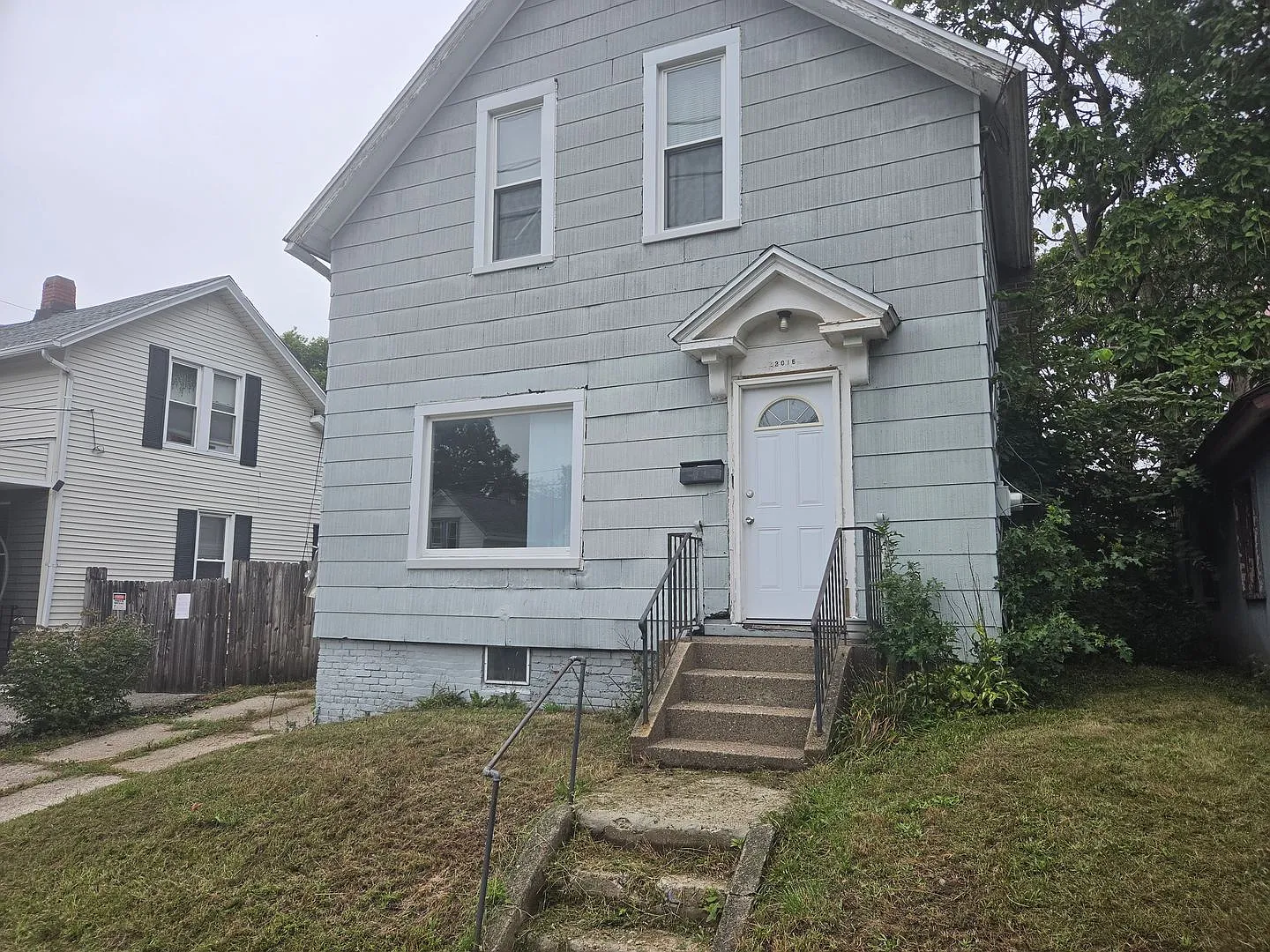 3-bedroom single family home west side — Photo 1