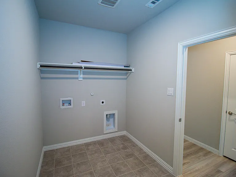 3320 Kingsdown Dr — Photo 11