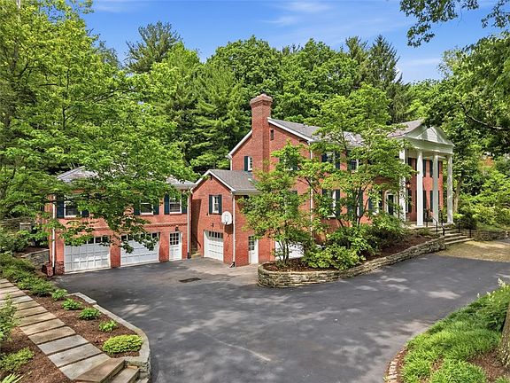 2nd image of 144 Springhouse Ln