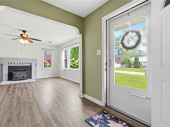 3rd image of 2209 Wildwood Rd