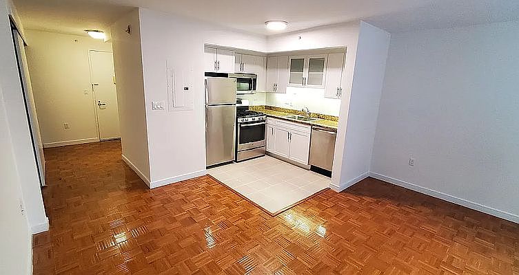 1st image of 33 W End Ave APT 10b