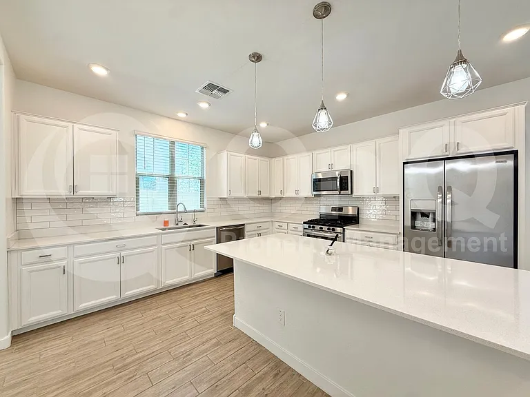 1061 E Marlin Dr — Photo 7