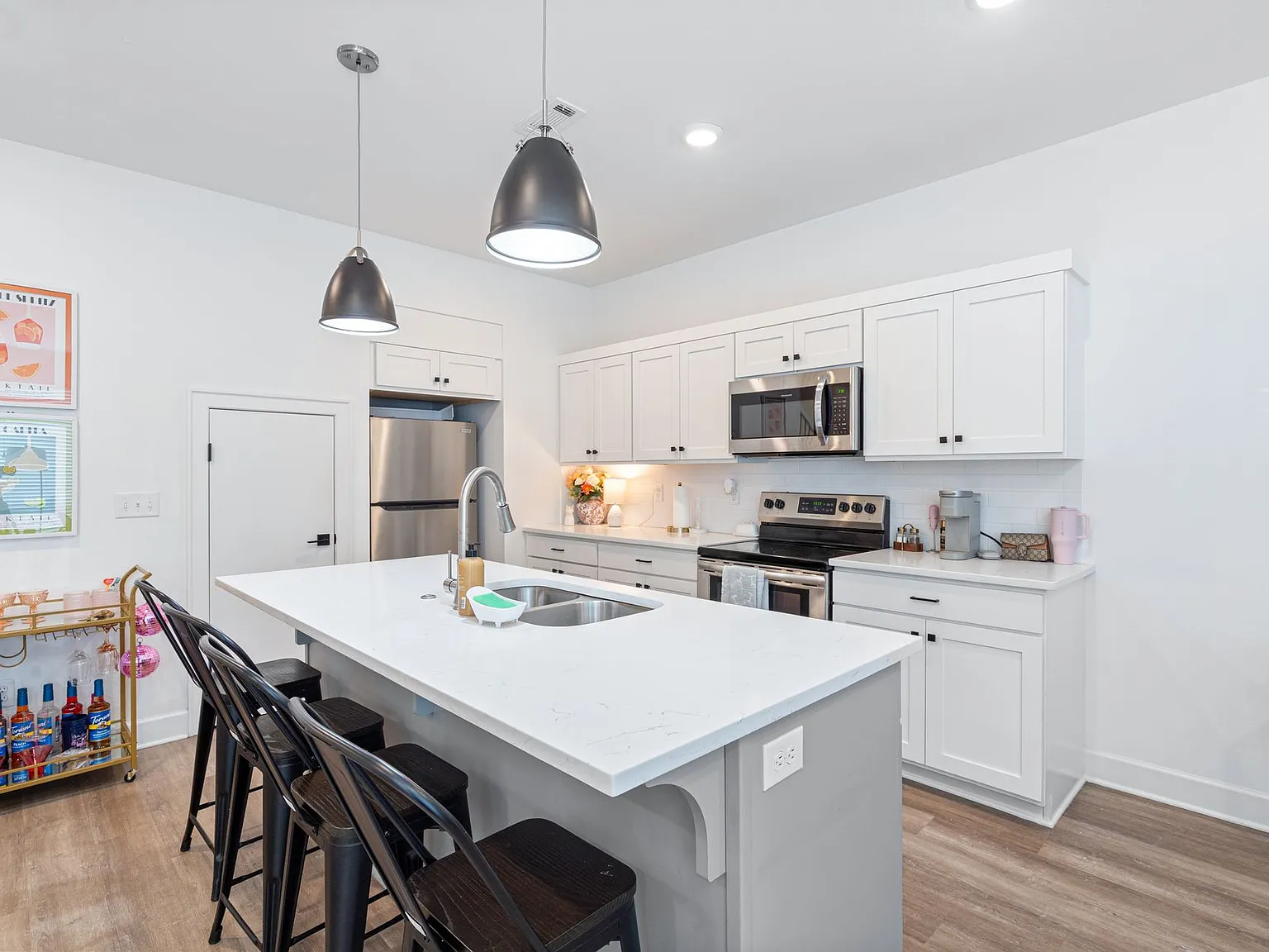 Student Housing Near the University of Arkansas (4bed/3bath) — Photo 1