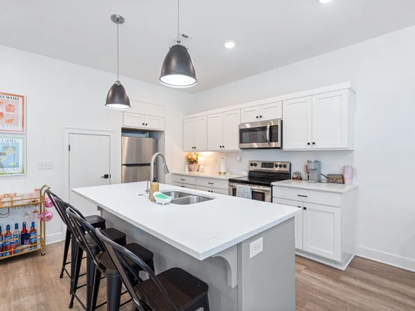 Student Housing Near the University of Arkansas (4bed/3bath), 1333 W Mount Comfort Rd #E5b2f737a, Fayetteville, AR 72703
