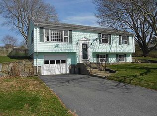 45 Harbor View Rd, Portsmouth, RI 02871
