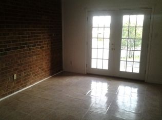 402 W Meadowview Rd APT H, Greensboro, NC 27406