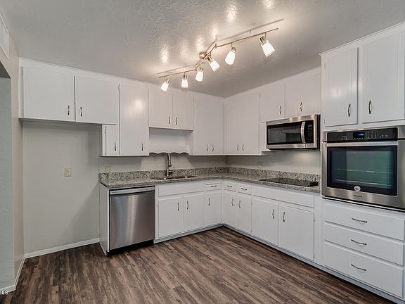 3rd image of 2916 W Palo Verde Dr