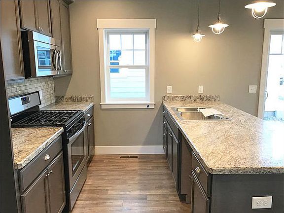 3rd image of 1705 Island View Dr