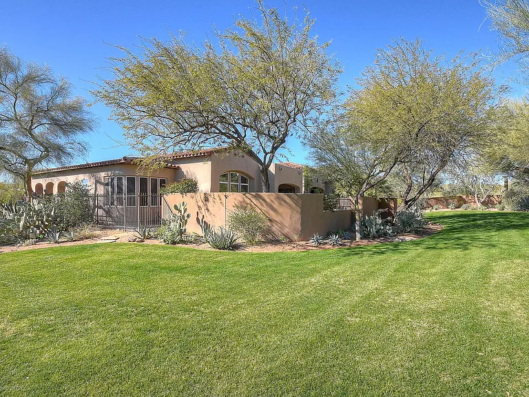 8890 E Flathorn Dr — Photo 1