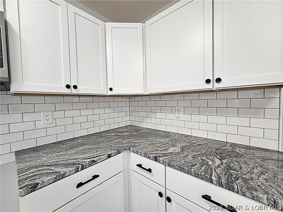 4th image of 612 E 8th St