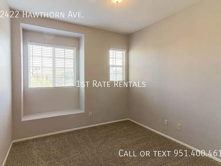 22422 Hawthorn Ave — Photo 9