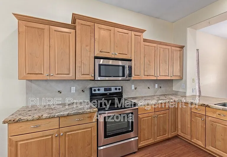 737 S Sycamore Pl — Photo 16