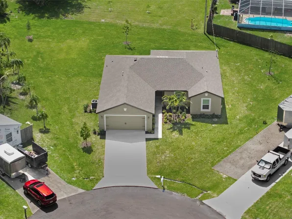 2562 SE Kaycee Court, Port St Lucie, FL 34952