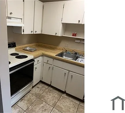 914 SW 8th Ave — Photo 2