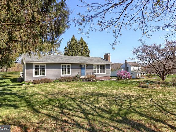 2nd image of 2913 Whiteford Rd