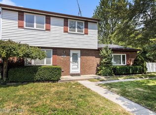 23160 Meadows Ave, Flat Rock, MI 48134