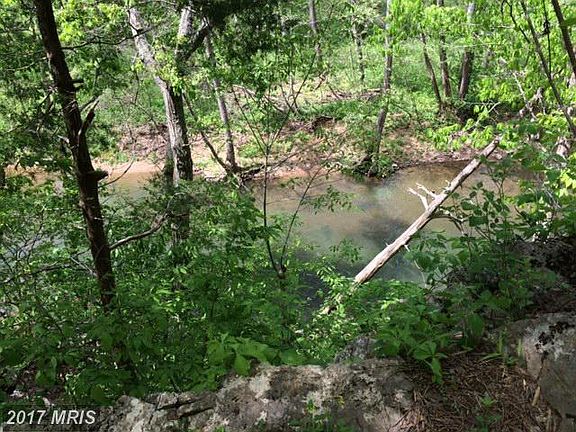 3rd image of 365 Creekview Ln