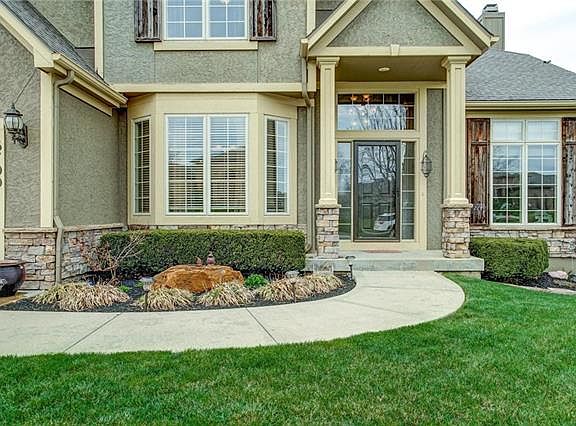 4th image of 6130 NW Hickory Pl